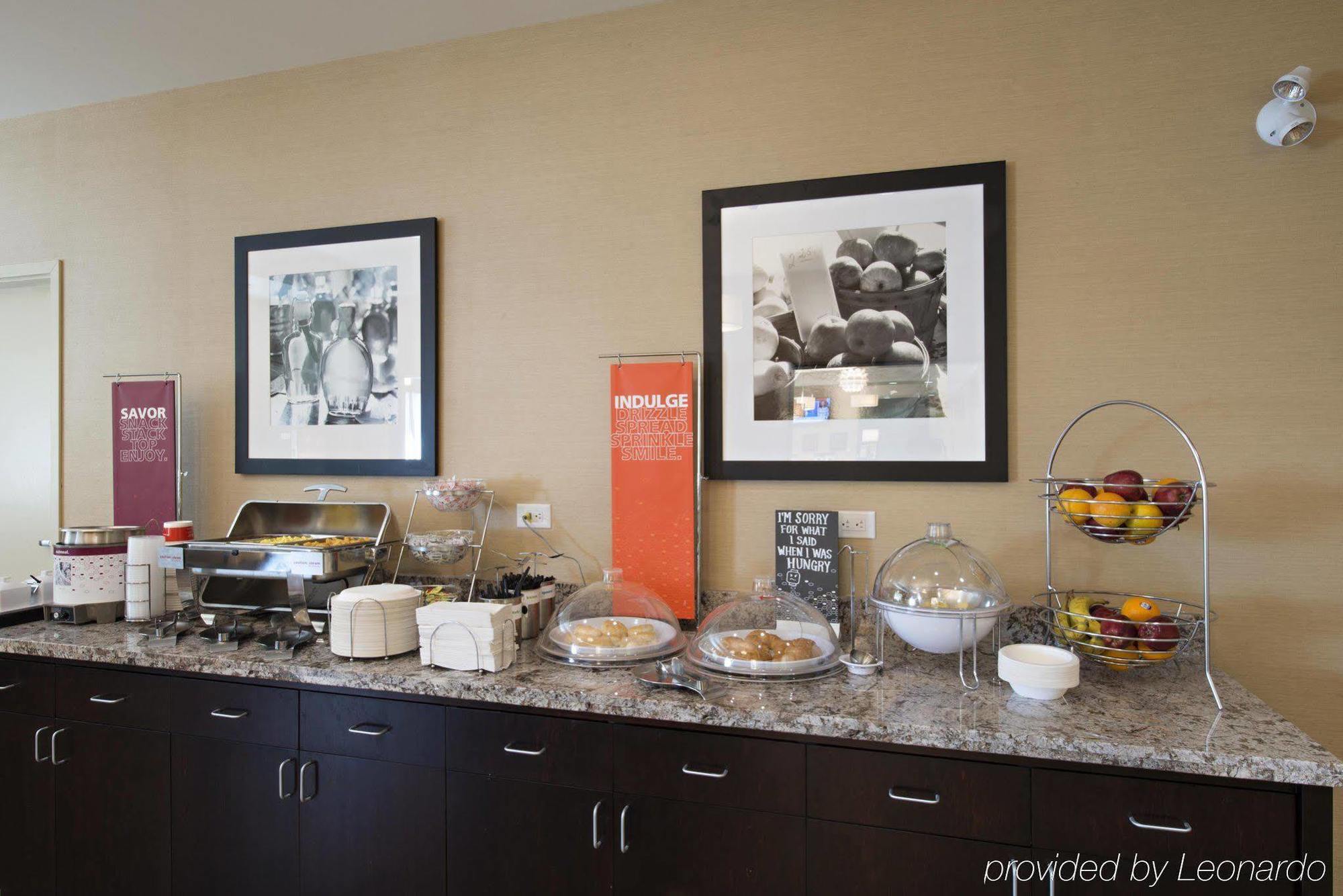 Hampton Inn Saskatoon South Esterno foto